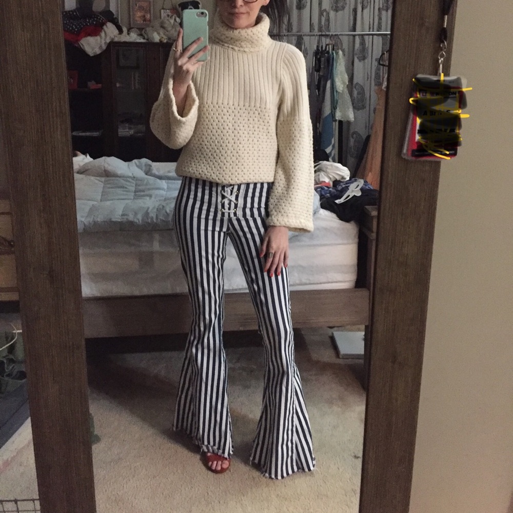 Vintage crochet knit bell turtleneck sweater S